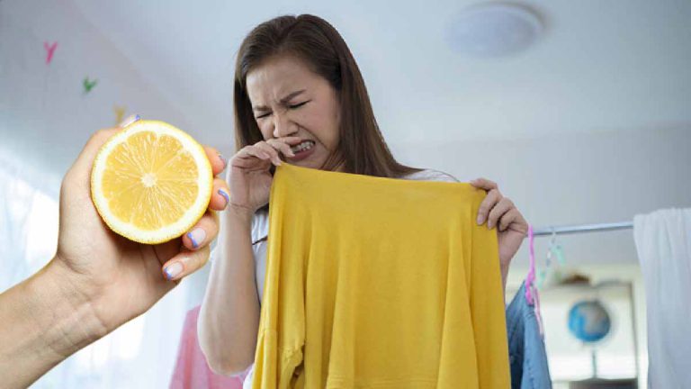 comment-eliminer-les-mauvaises-odeurs-sur-nos-vetements-apres-lavage