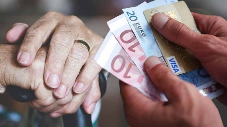 Une vieille dame de 93 ans escroquée de 210.000€ par une fausse auxiliaire de vie