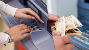 pourquoi-eviter-les-distributeurs-de-billets-des-autres-banques